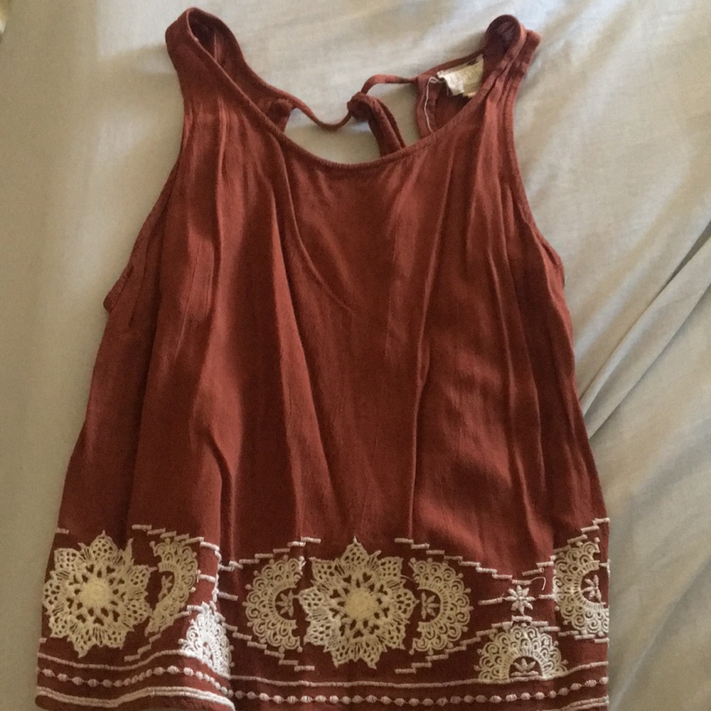 Cute cut shirt from pacsun worn 2 times😋